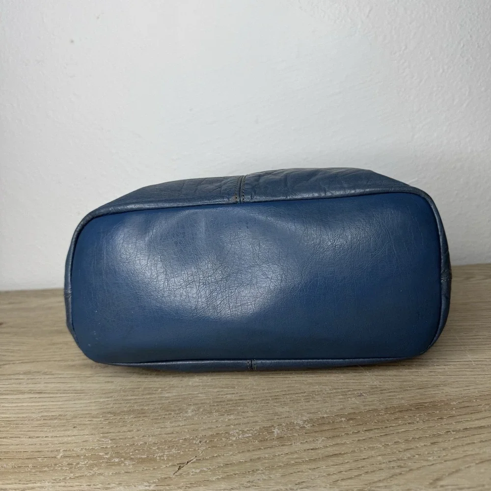 Liz Claiborne Blue Leather Bucket‎ Bag Shoulder Bag Vintage 90s Y2K Purse